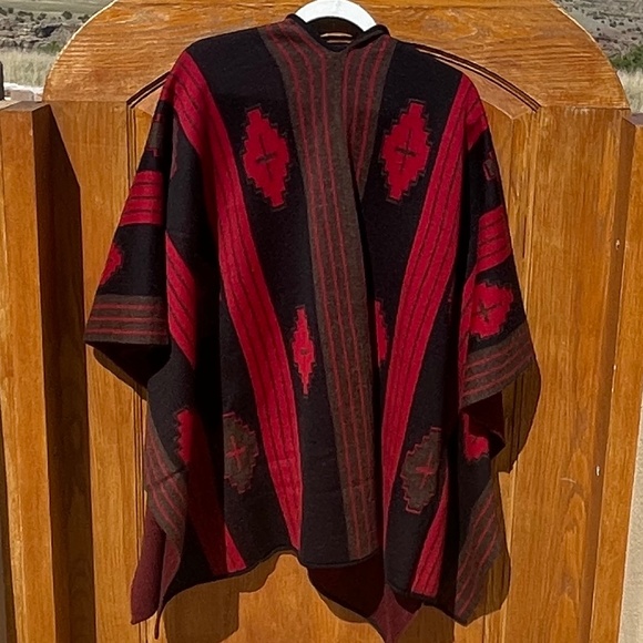 NWOT Alpaca Ruana, Navajo, Red/Black/Brown (One Size) - Picture 12 of 15